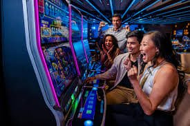 Filipino players enjoying jiliq gaming platform on mobile in Manila